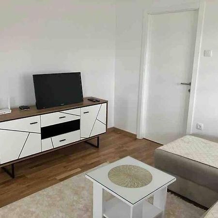 Apartman Vrbas 1 + Podzemna Garaza Banja Luka Eksteriør billede