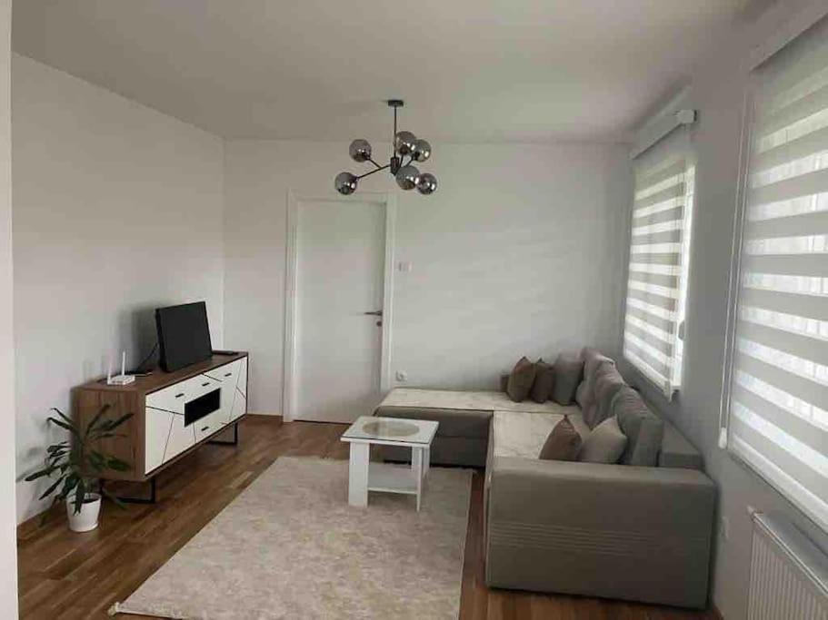 Apartman Vrbas 1 + Podzemna Garaza Banja Luka Eksteriør billede
