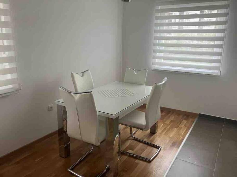 Apartman Vrbas 1 + Podzemna Garaza Banja Luka Eksteriør billede