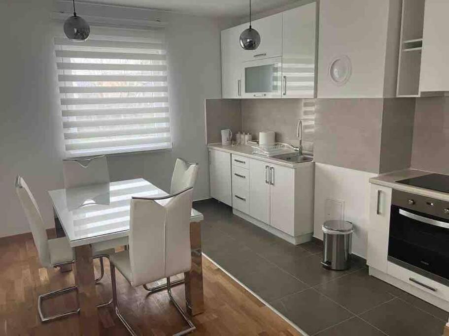 Apartman Vrbas 1 + Podzemna Garaza Banja Luka Eksteriør billede